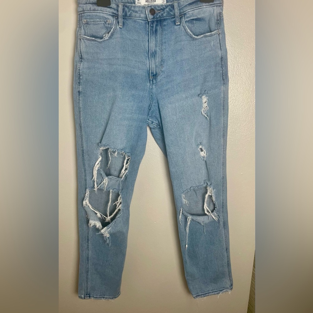 Hollister Ripped Curvy High Rise Mom Jeans 7R